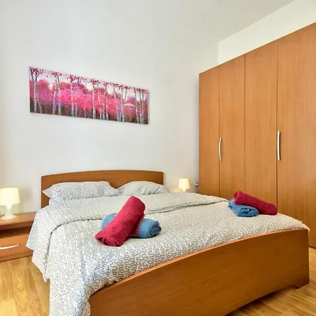 Stylish 1 & 2-bedroom In * Sliema