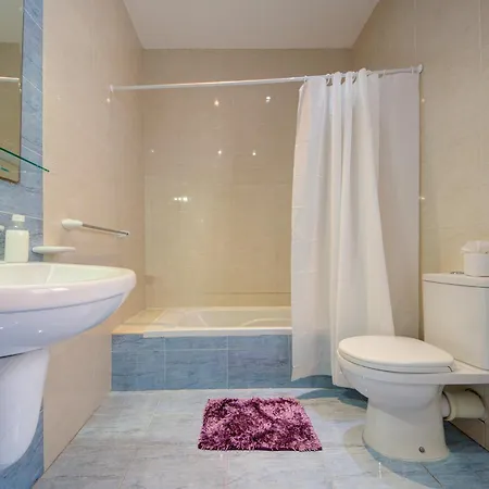 Stylish 1 & 2-bedroom In *