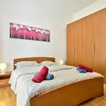 Stylish 1 & 2-bedroom In * Sliema