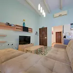 Apartment Stylish 1 & 2-bedroom In *